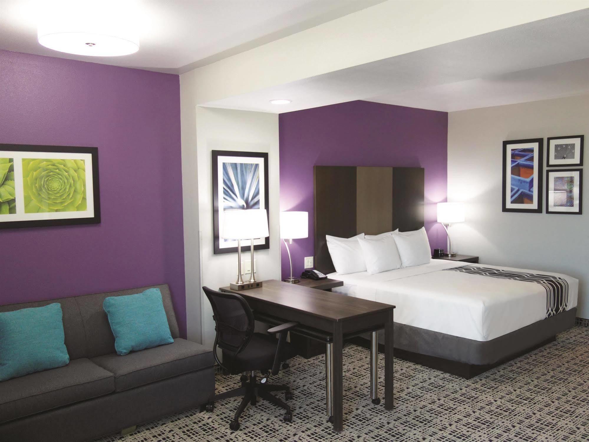 Hotel La Quinta By Wyndham South 3*