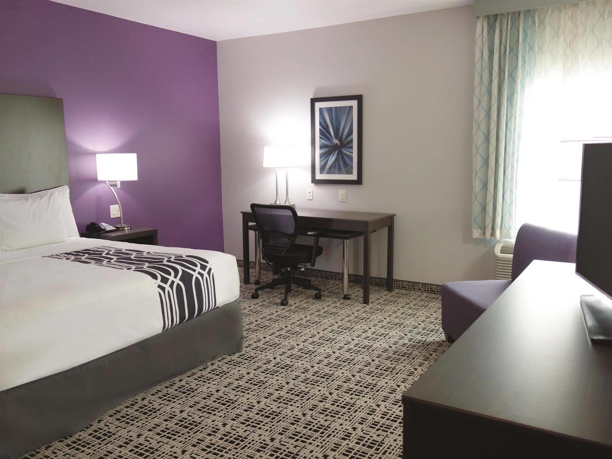 Hotel La Quinta By Wyndham South 3*